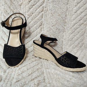 Vionic women's sandals. Size 9. New.